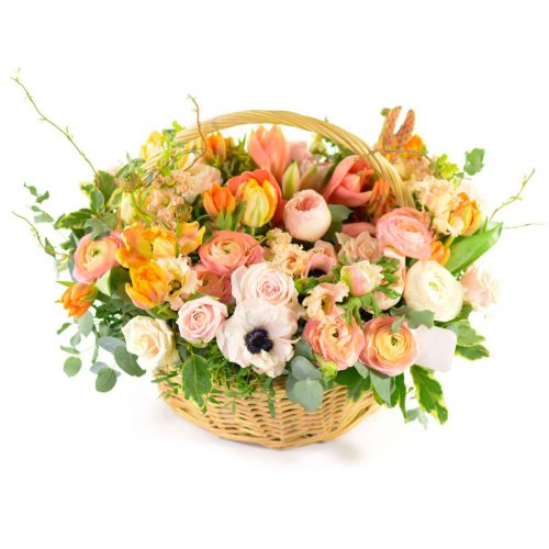Красивая корзина с цветами «Весенний поцелуй»