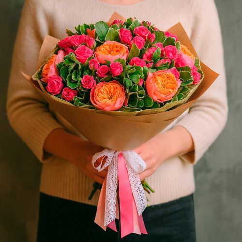 Цветочный букет «Коралловый шарм»